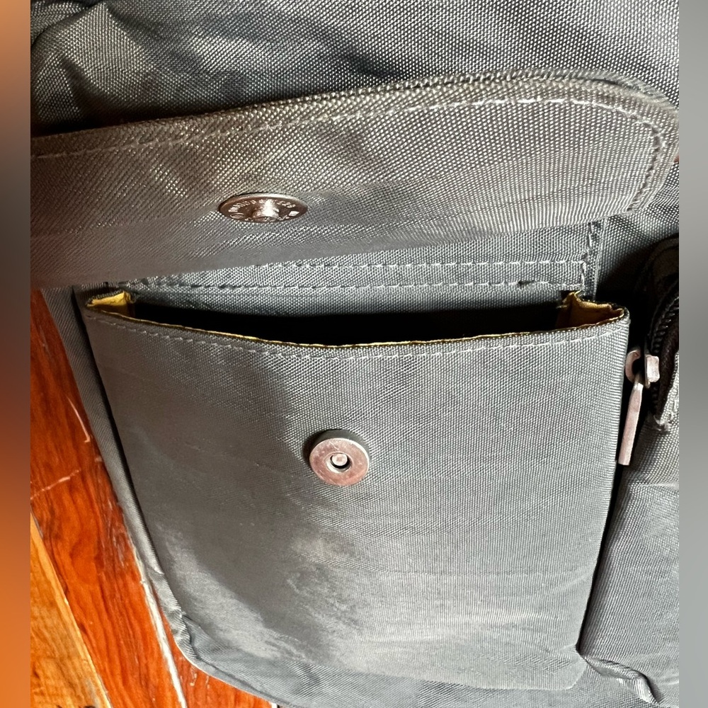 Baggallini Crossbody Purse Bag - Picture 4 of 8